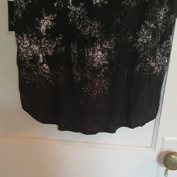 Simply Vera Vera Wang Black Print Short Sleeve Tee - Picture 7 of 11
